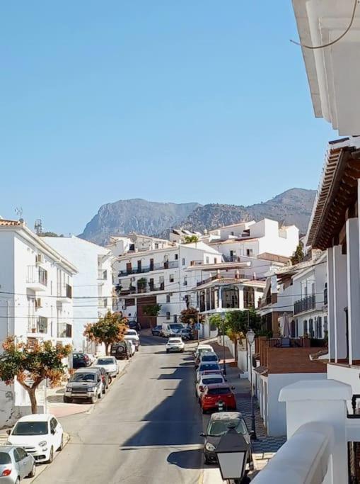 Limerencia: Tu Hogar En Este Blanco Pueblo Frigiliana Eksteriør bilde